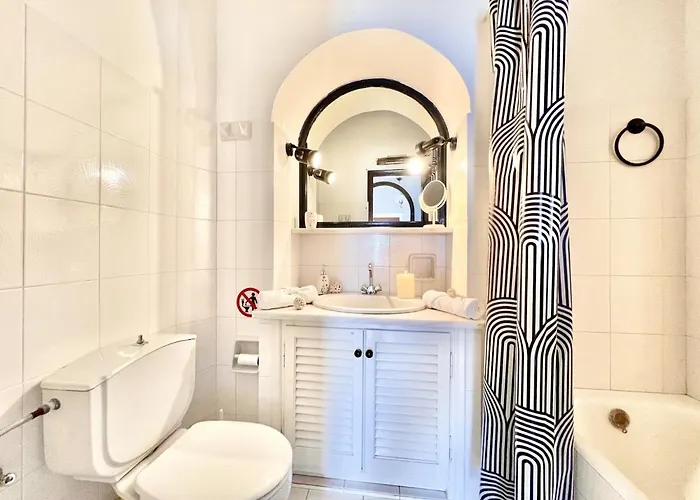 Tesoro With Private Pool By Dadovillas 빌라 *