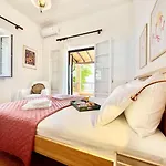 Tesoro With Private Pool By Dadovillas Villa *
