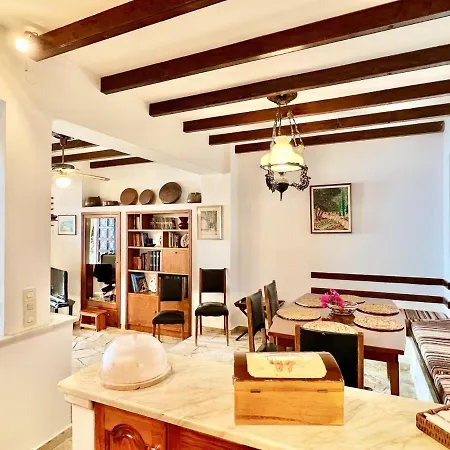 Tesoro With Private Pool By Dadovillas Villa
