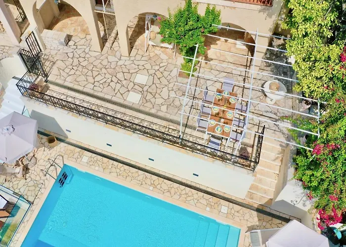 Tesoro With Private Pool By Dadovillas Villa *